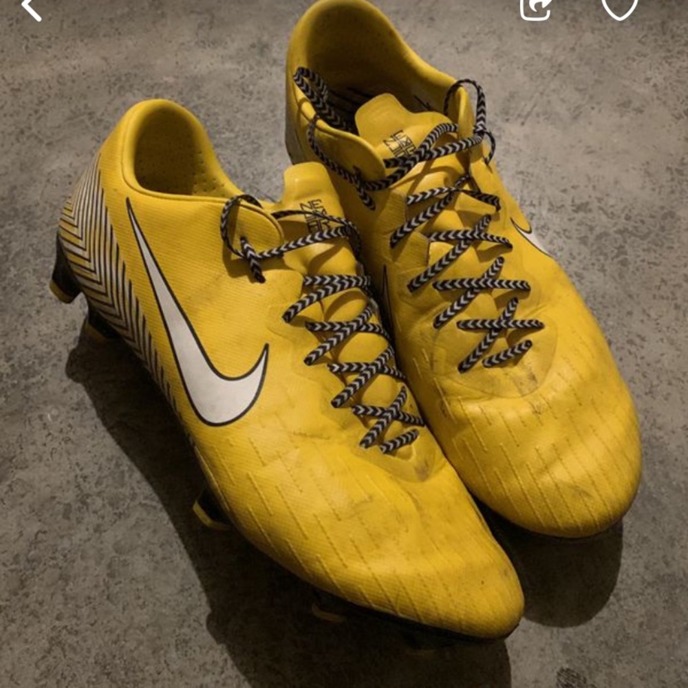 Mercurial vapor 12 pro Neymar size 10